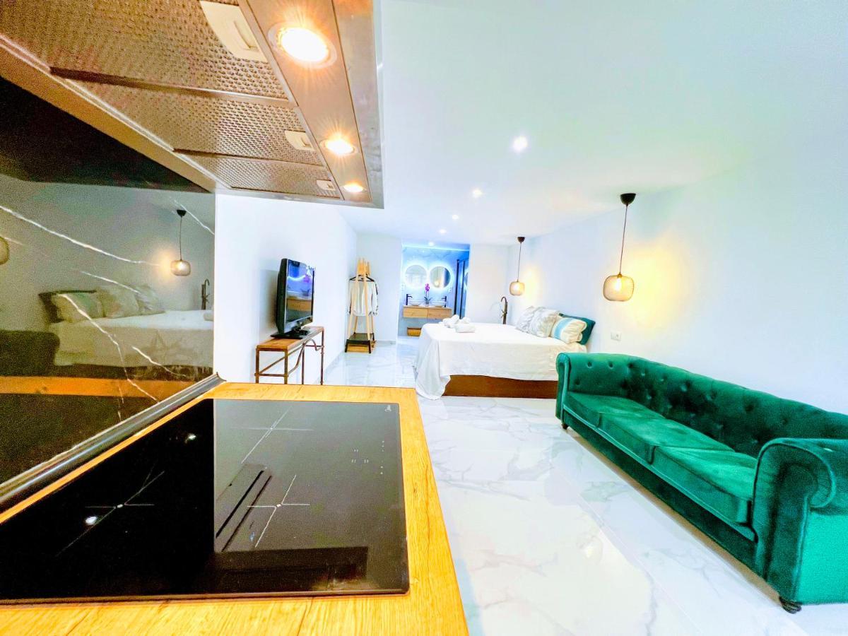 Garden Boutique Apartment El Faro Exterior photo