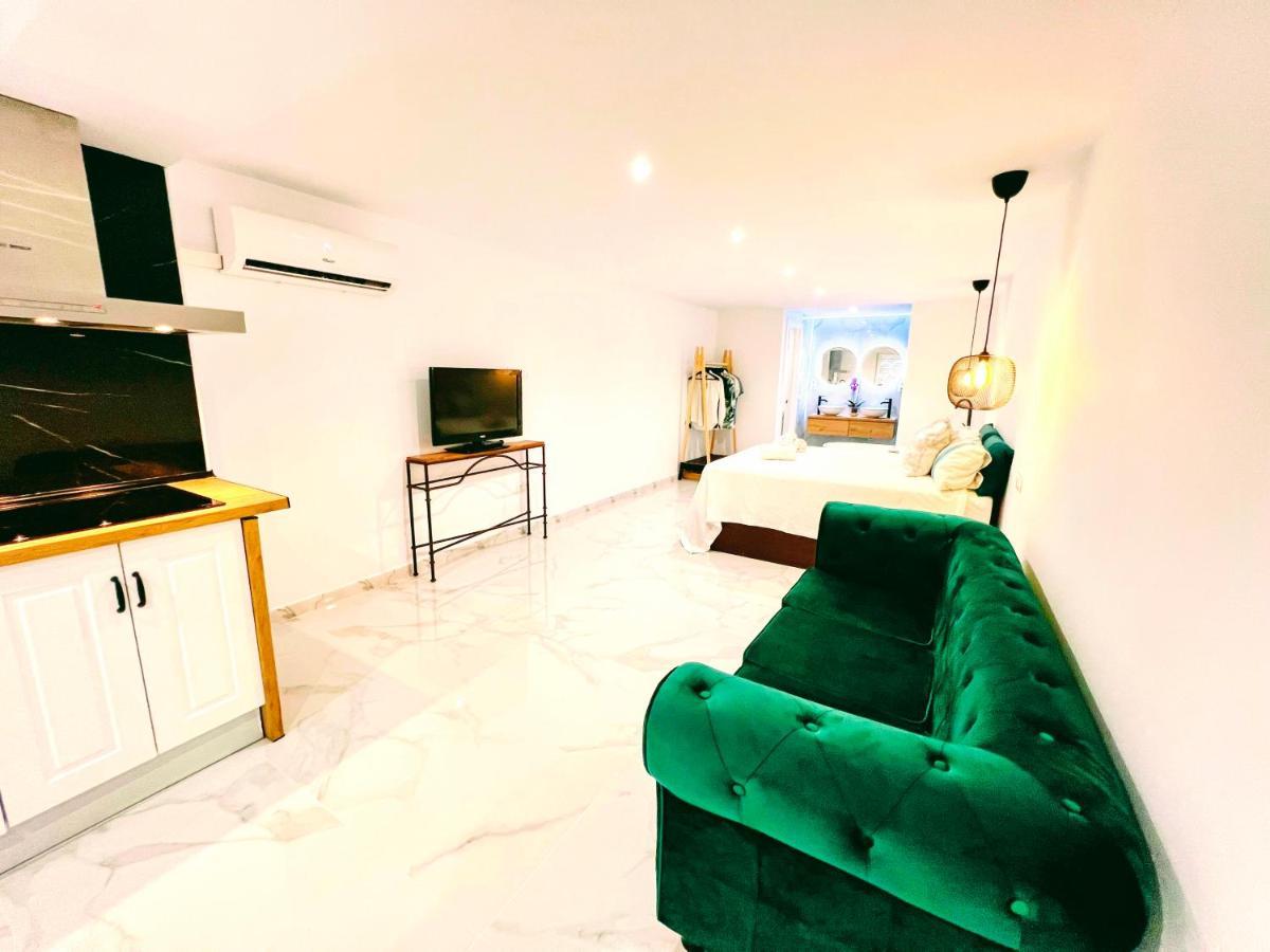 Garden Boutique Apartment El Faro Exterior photo