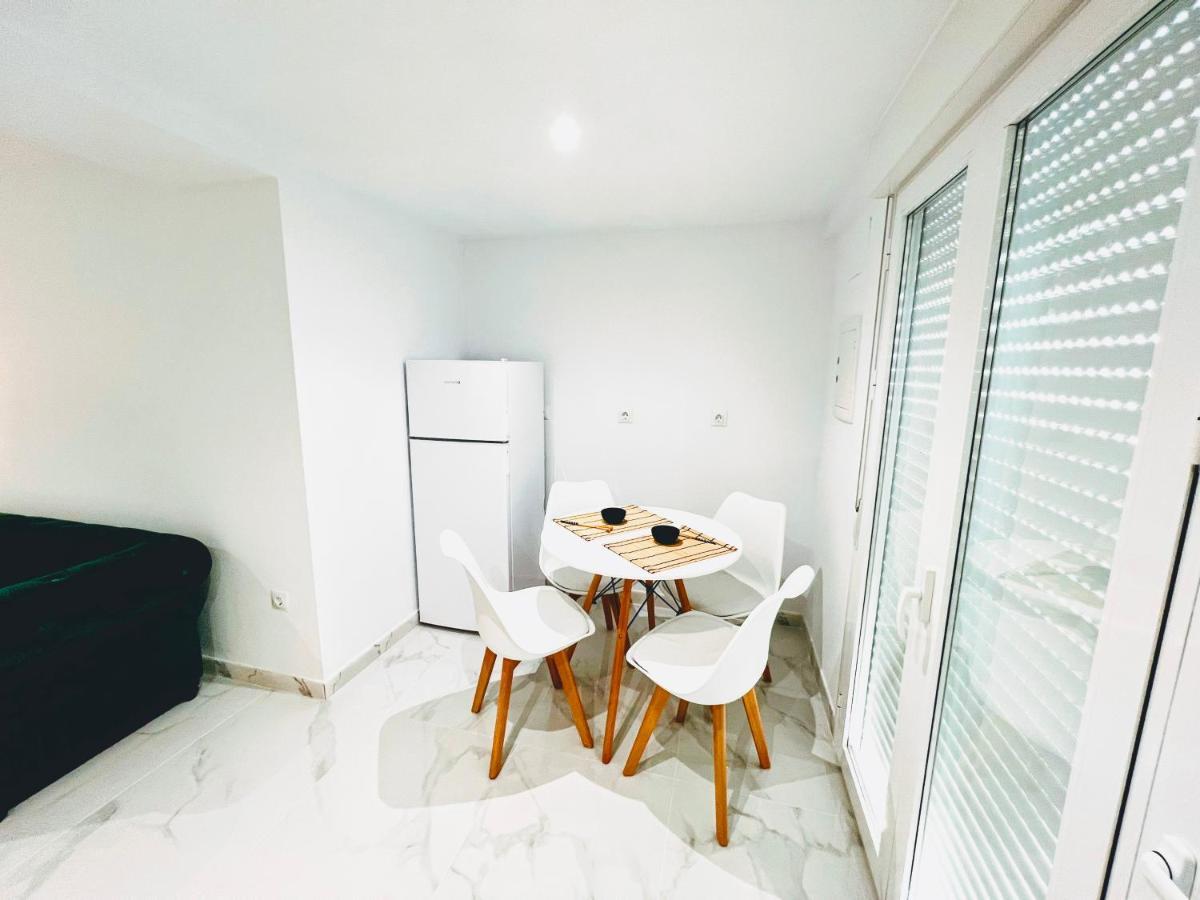 Garden Boutique Apartment El Faro Exterior photo
